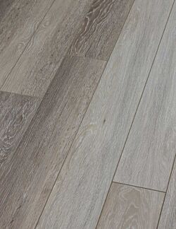 Broadmoor laminate floor in Grey